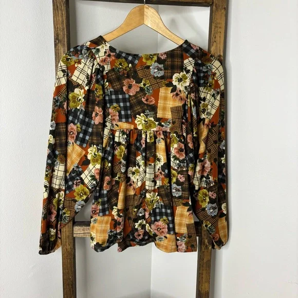 Haptics Multicolor Women's Floral Plaid Top - Picture 5 of 6